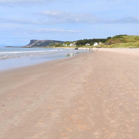 Causeway Coast Apartments 8 Bleach Green Ballycastle Eksteriør billede